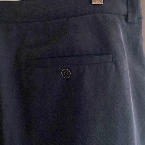 Tommy Bahama Relax Men's Size 38 Black 100% Silk Pleated Front Bermuda Shorts - Picture 13 of 14